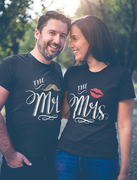 Mr & Mrs Matching T-Shirt Gift Set for Newlywed Couples, Wedding, Anniversary - Men Black / Women Black 1